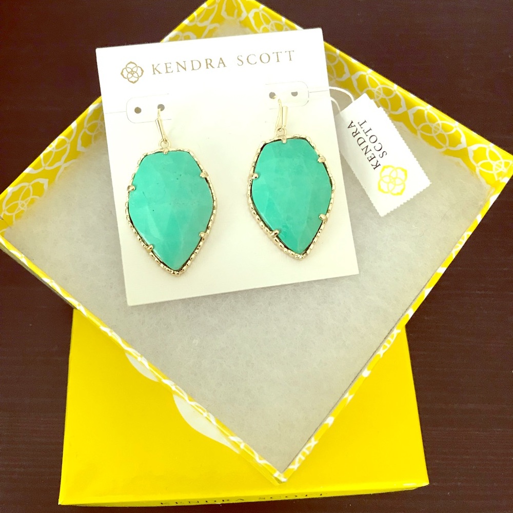 Mint green & Gold Kendra Scott Drop earnings
